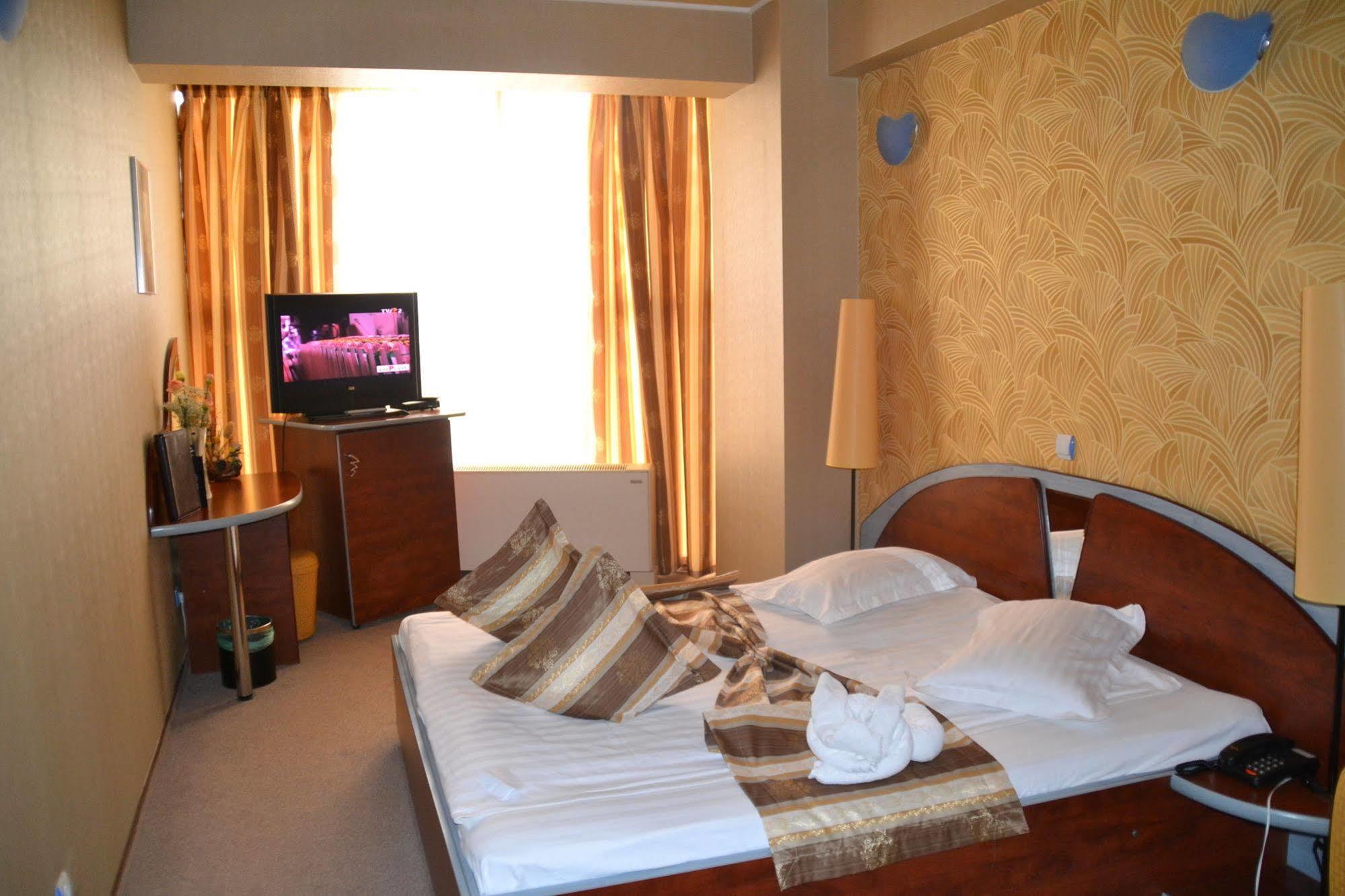 Hotel Helin - Calea Bucuresti Craiova Exterior photo